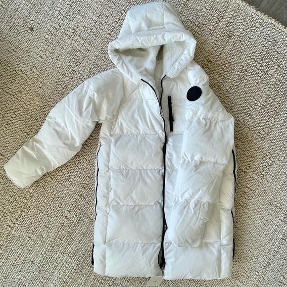 NWT Fabletics Adventure Puffer Coat - Picture 1 of 12
